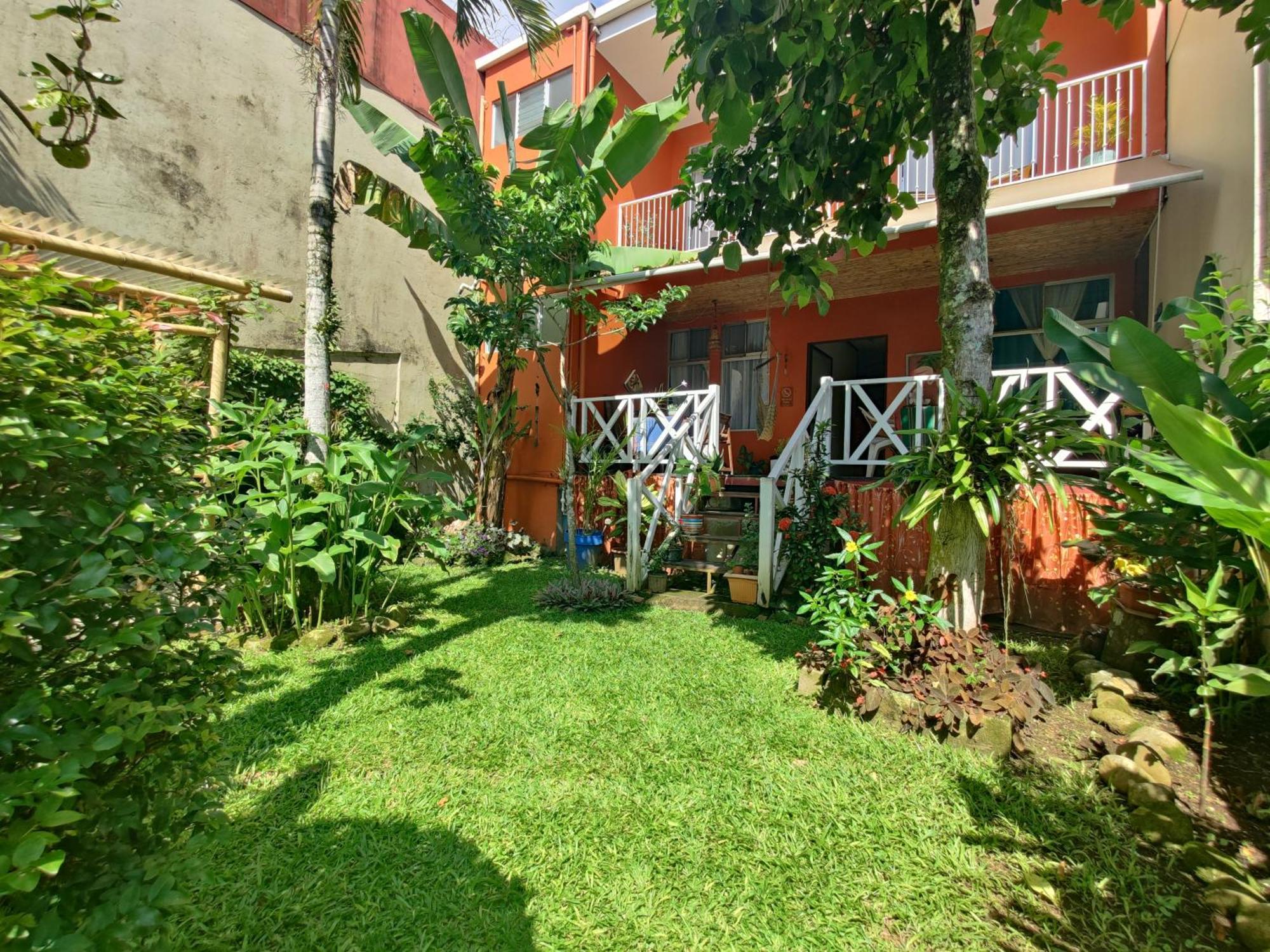 Casa De Lis Hotel & Tourist Info Centre Turrialba Exteriör bild